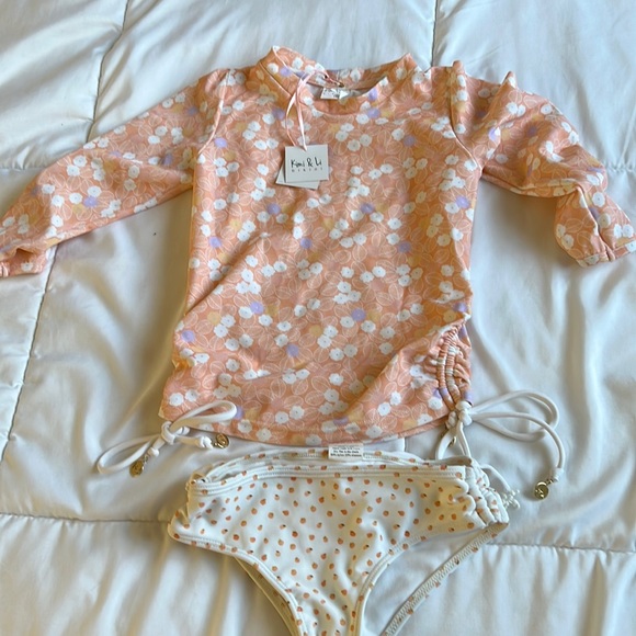 Kimi&Li little girl two piece swimsuit size M